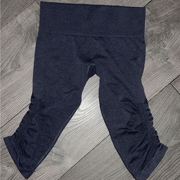 Lululemon In The Flow Crop II Cadet Blue size 4 - Picture 10 of 16